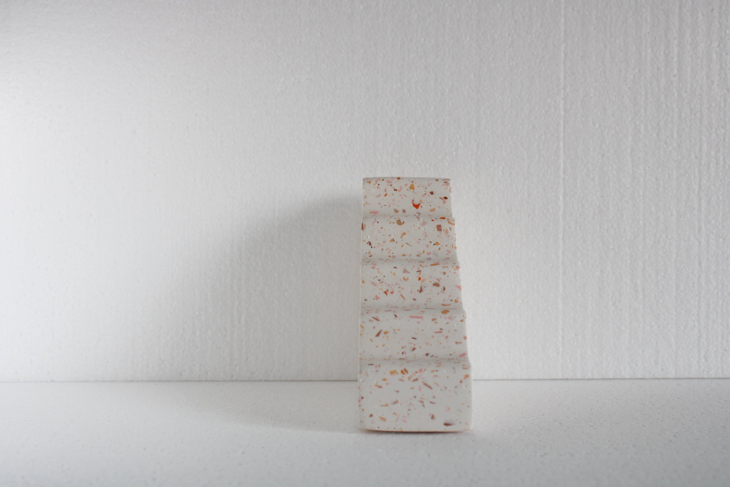 Vaas Trapvorm Terrazzo oranje/wit/roze